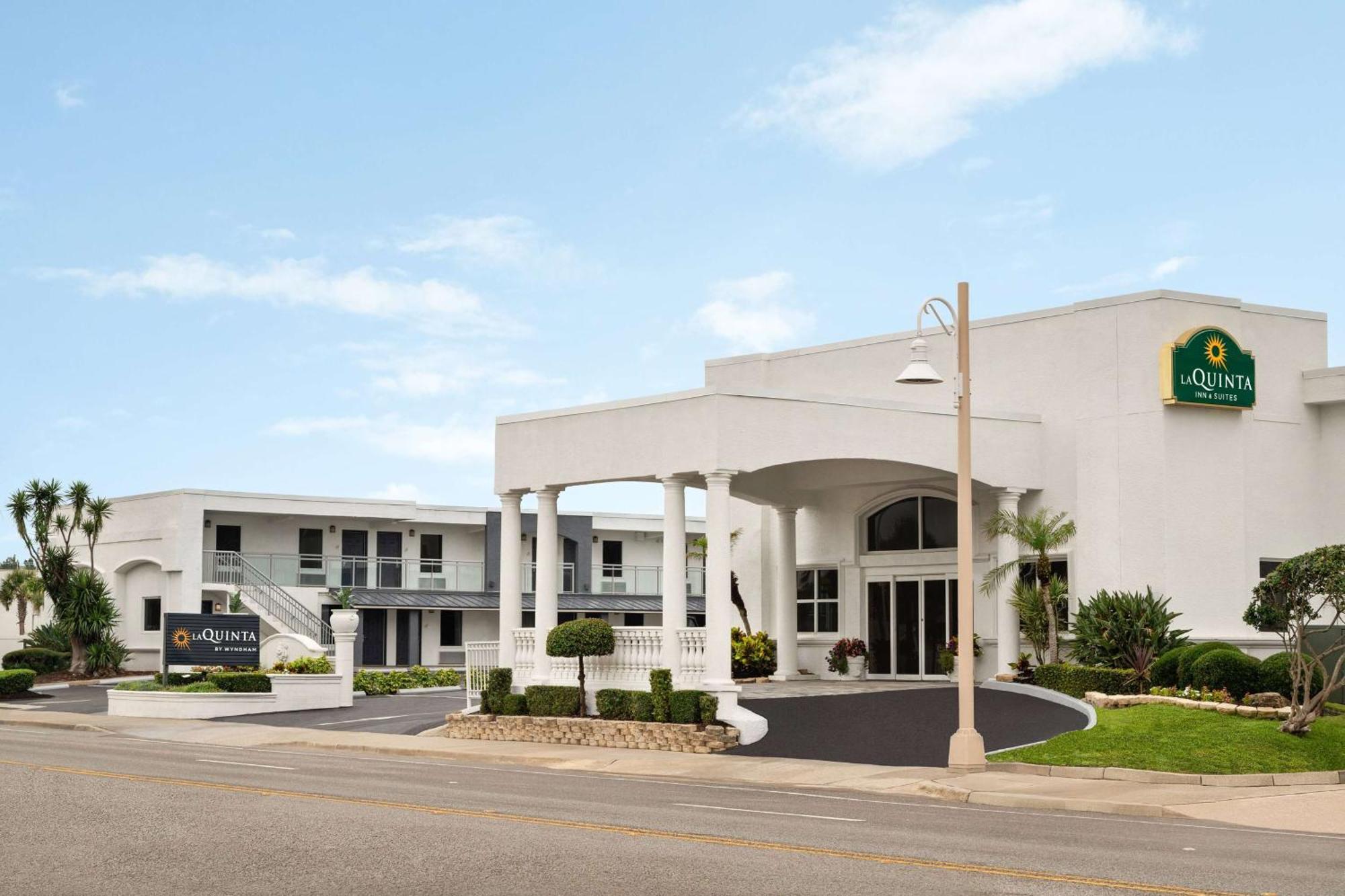 La Quinta By Wyndham Oceanfront Daytona Beach Hotel Exterior photo